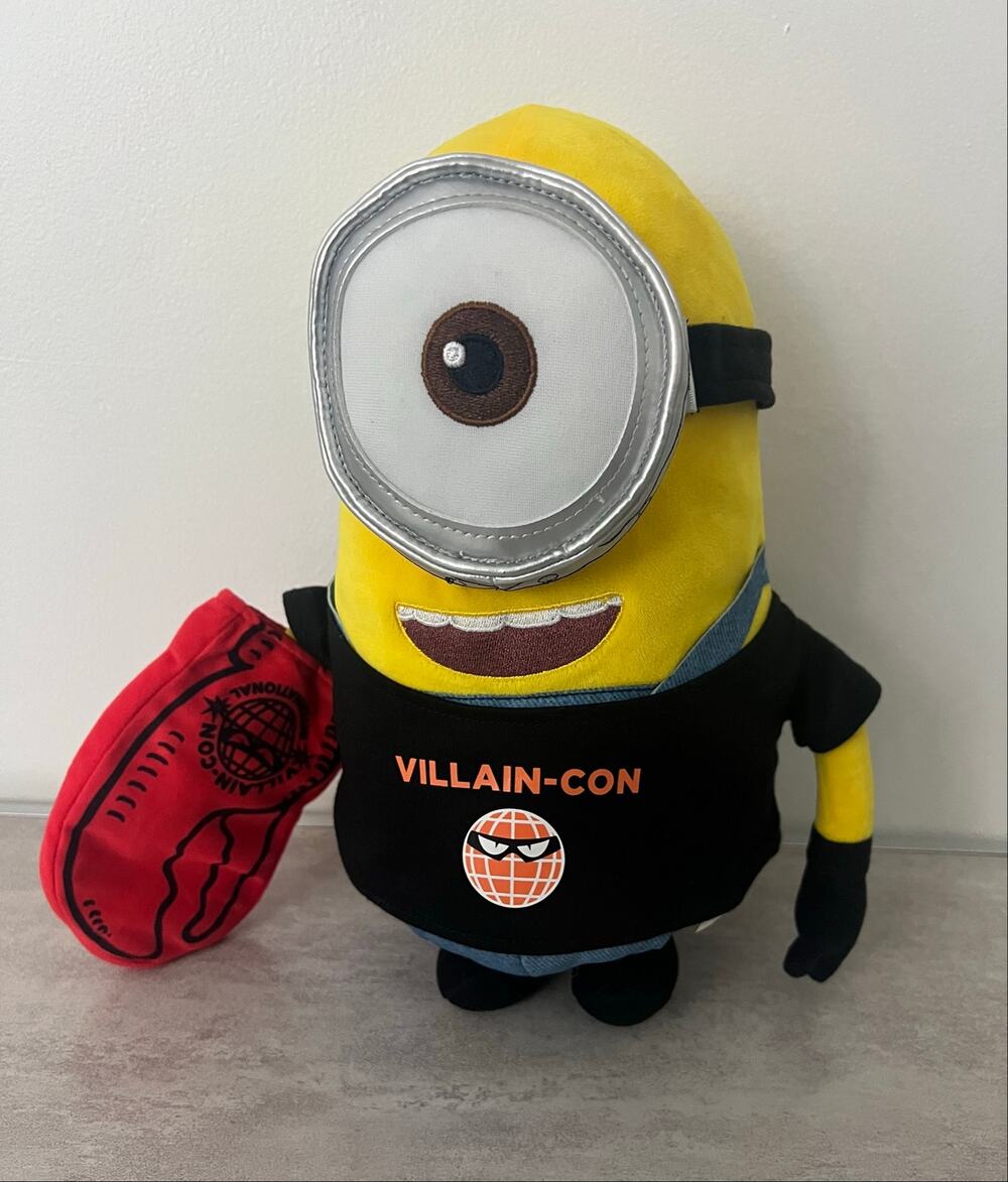 Despicable Me Villain-Con Stuart Minion Toy Plush Universal Studios 2023